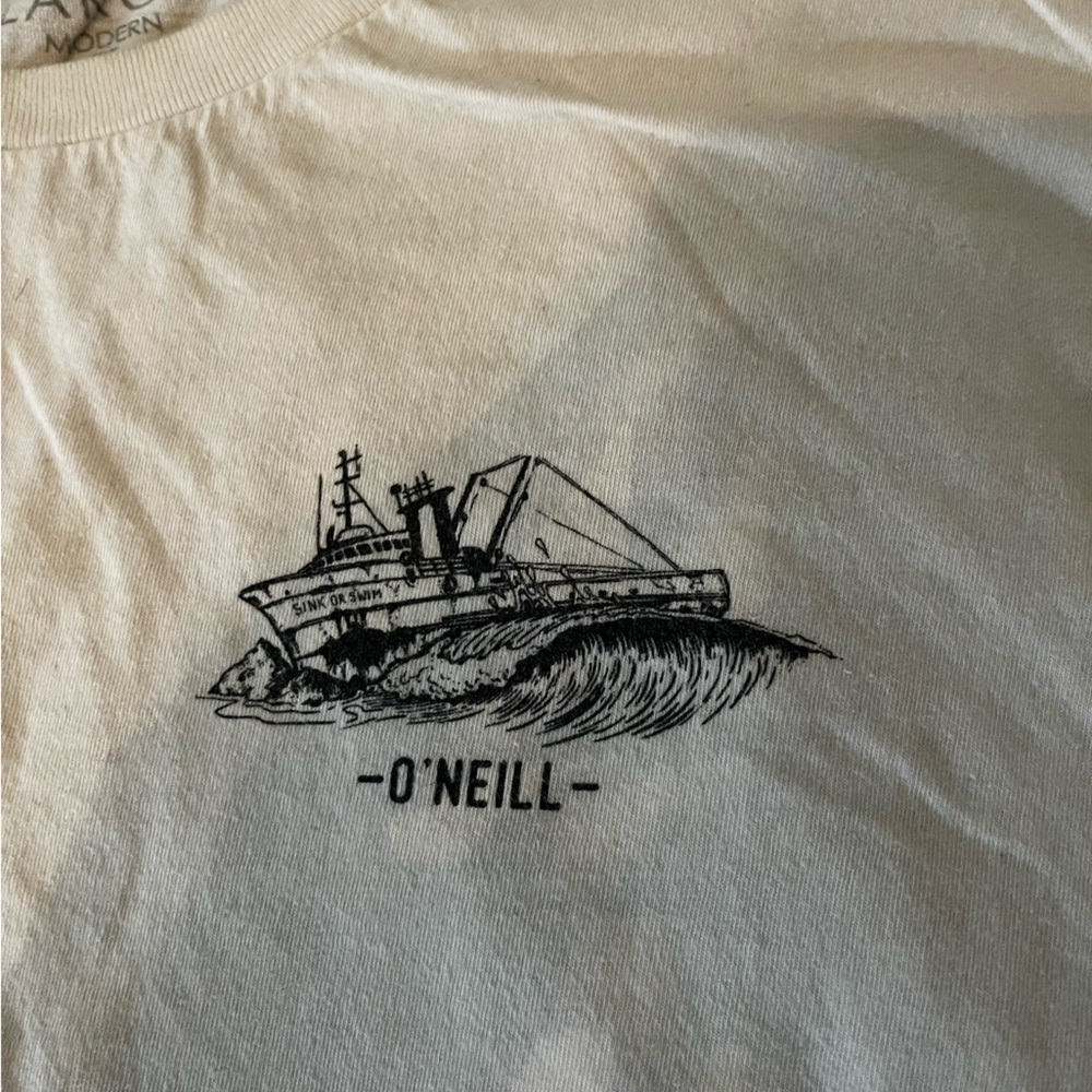O’Neil Large Graphic Tee. Wrecked in Paradise!